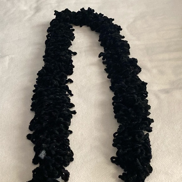 Twisted Yarn Boa/Scarf - Picture 2 of 3